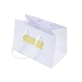 Custom White Paper Gift Bags With Golg Foil Logo - Boxpackhub للتغليف