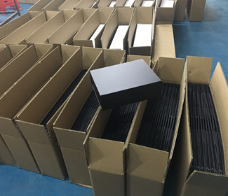 صناديق ورقية قابلة للطي بثلاث حاويات تم شحنها من مصنع Boxpackhub